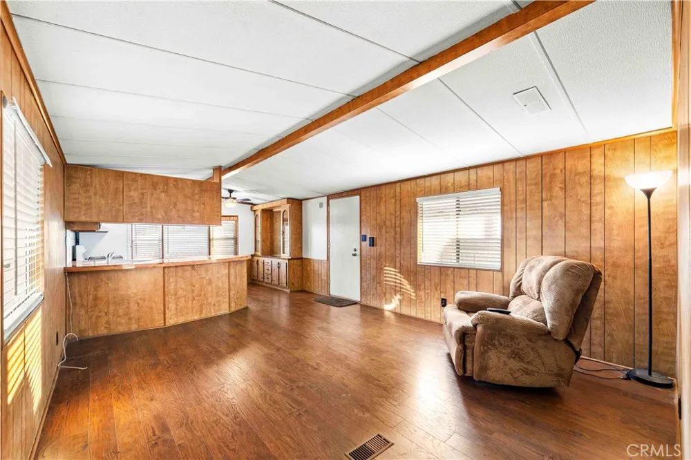 12737 E Roscrans #94 Norwalk, CA 90650