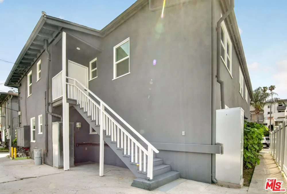 134 S Edgemont Street Los Angeles, CA 90004
