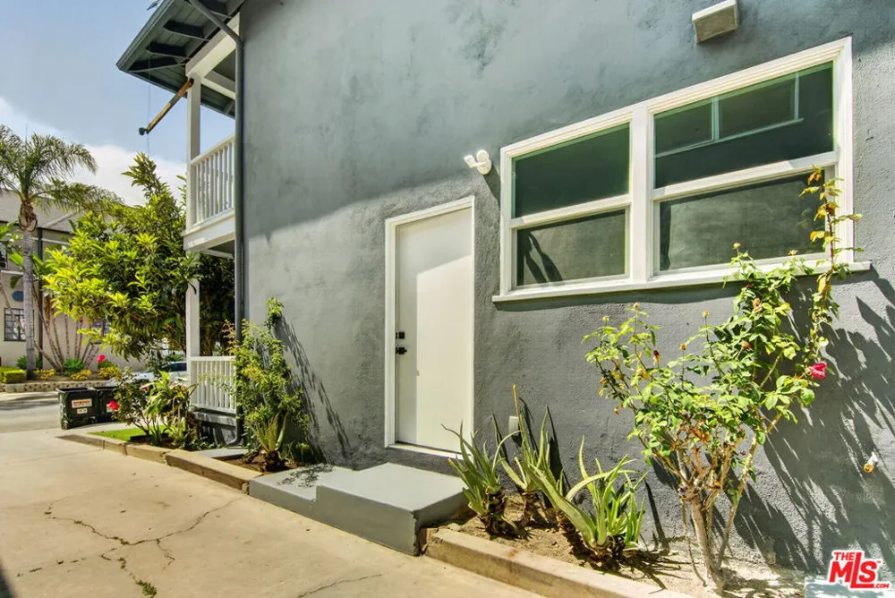 134 S Edgemont Street Los Angeles, CA 90004