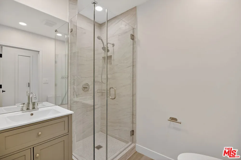 134 S Edgemont Street Los Angeles, CA 90004