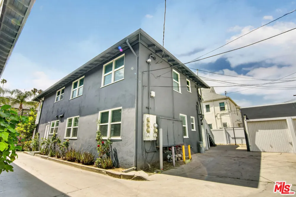 134 S Edgemont Street Los Angeles, CA 90004