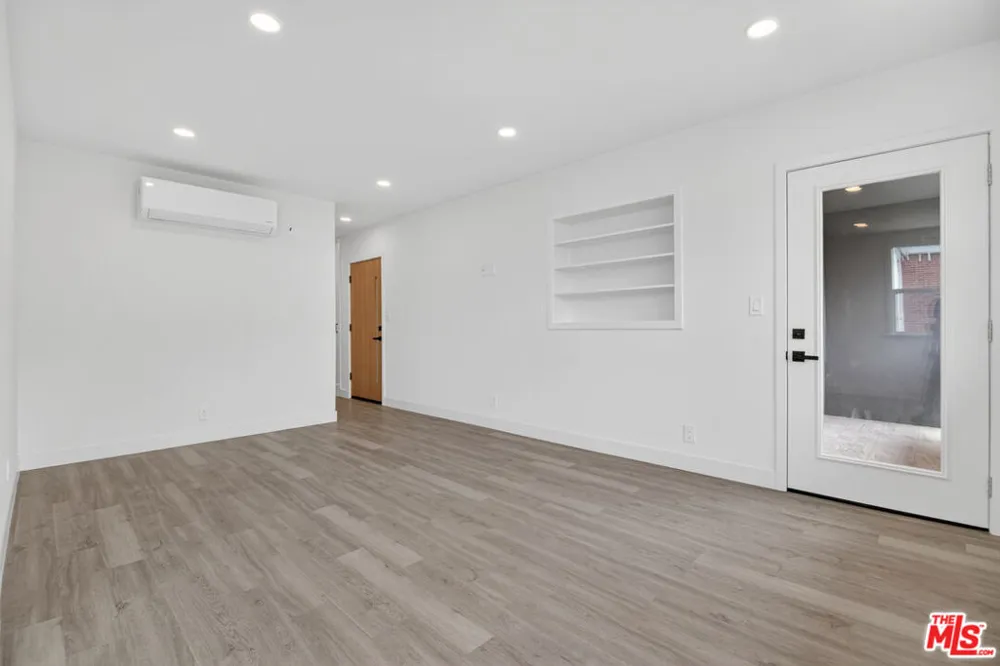 134 S Edgemont Street Los Angeles, CA 90004