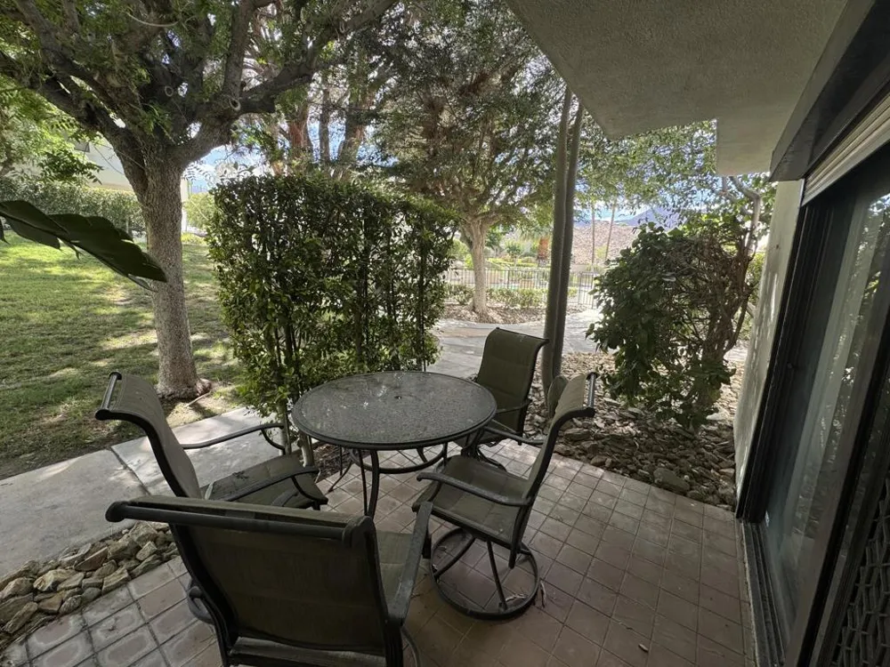 48728 Desert Flower Drive Palm Desert, CA 92260