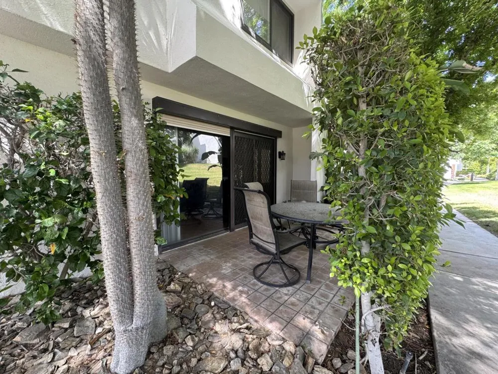 48728 Desert Flower Drive Palm Desert, CA 92260