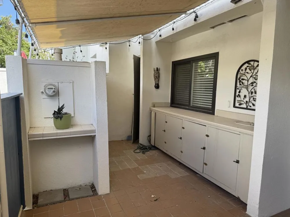 48728 Desert Flower Drive Palm Desert, CA 92260