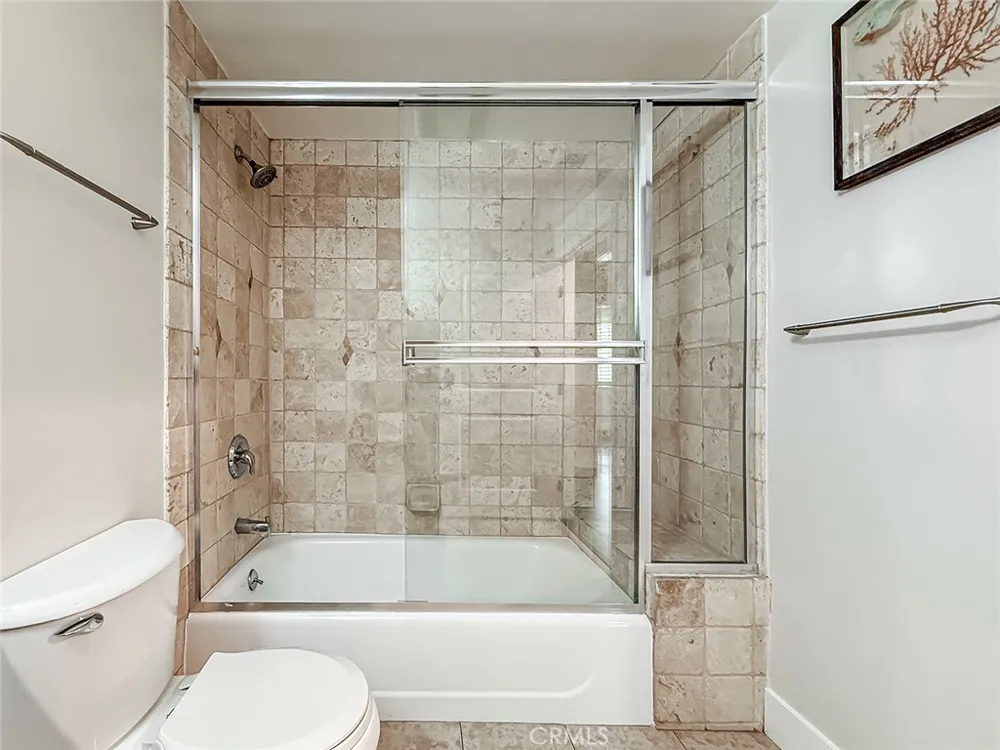 4724 Kester #109 Sherman Oaks, CA 91403