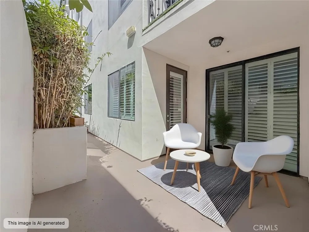 4724 Kester #109 Sherman Oaks, CA 91403