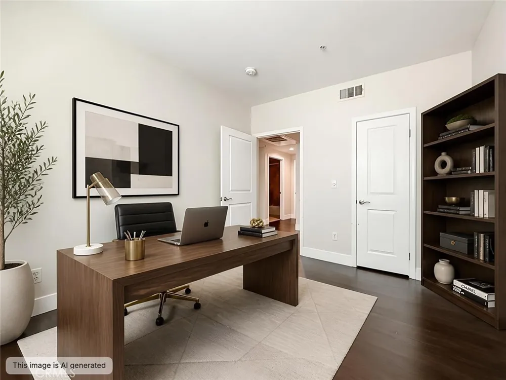 4724 Kester #109 Sherman Oaks, CA 91403