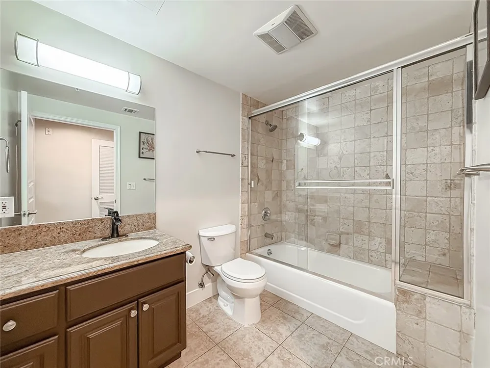 4724 Kester #109 Sherman Oaks, CA 91403