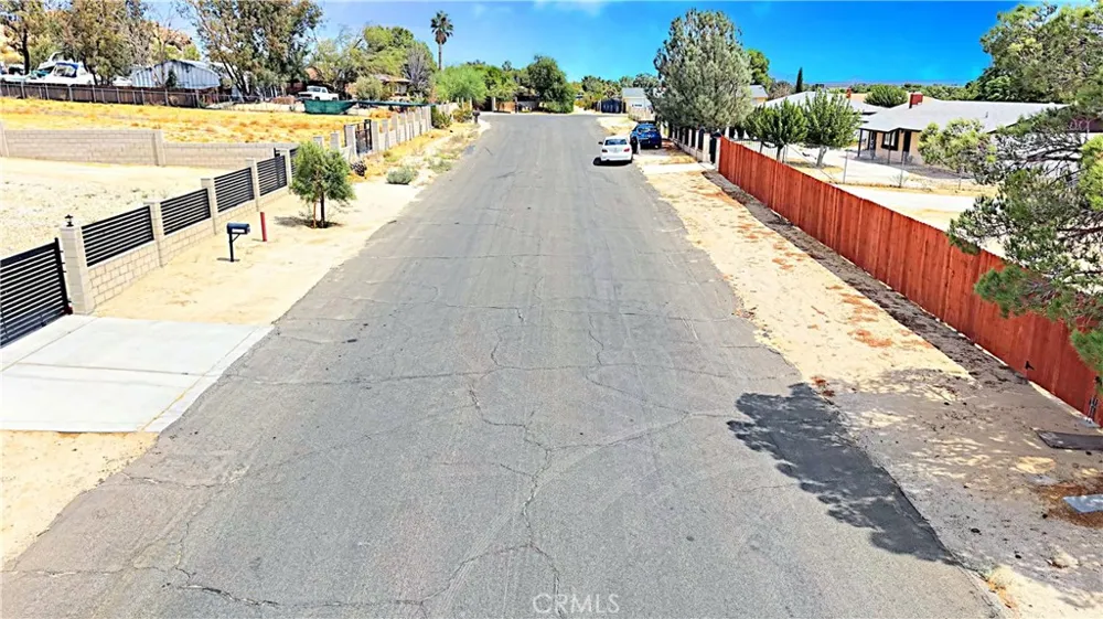 15328 E Avenue Q1 Lake Los Angeles, CA 93591