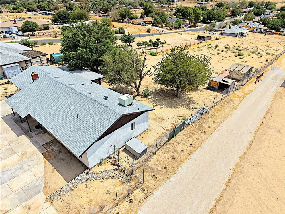 15328 E Avenue Q1 Lake Los Angeles, CA 93591