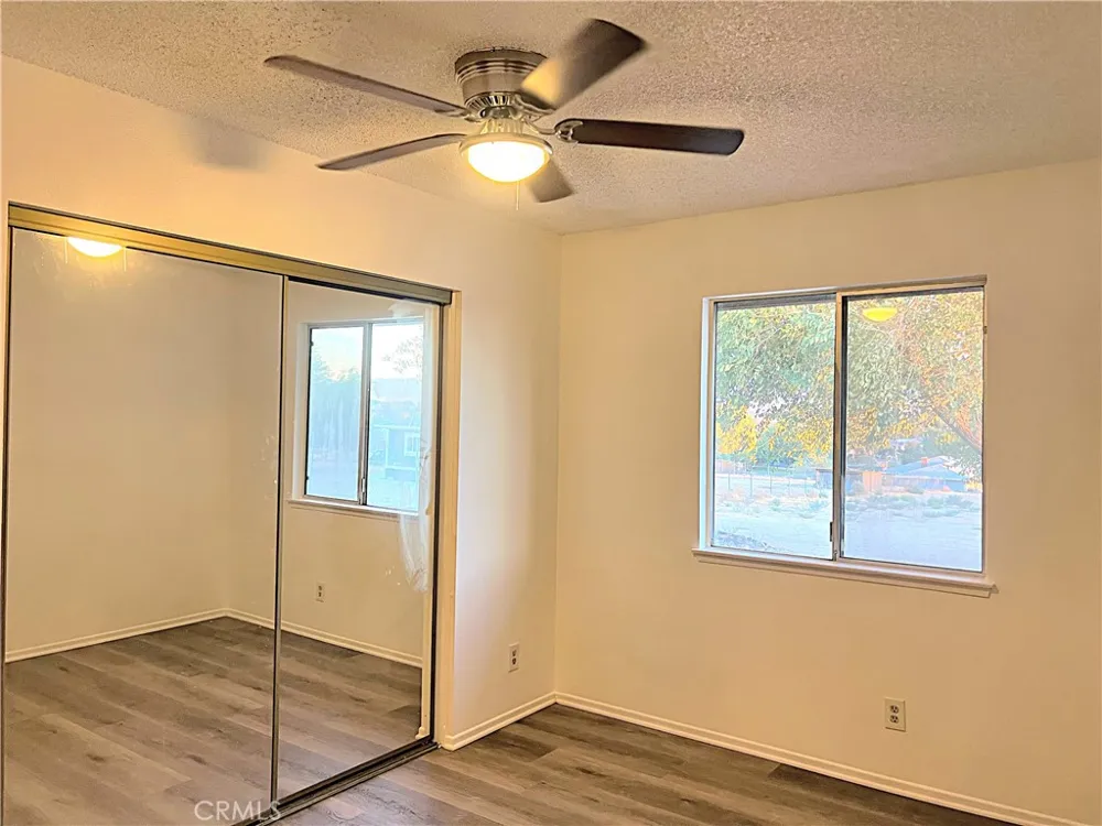 15328 E Avenue Q1 Lake Los Angeles, CA 93591