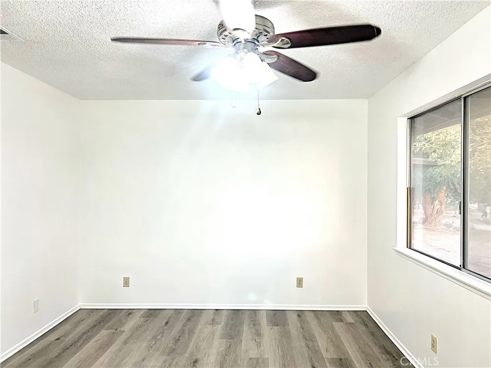 15328 E Avenue Q1 Lake Los Angeles, CA 93591