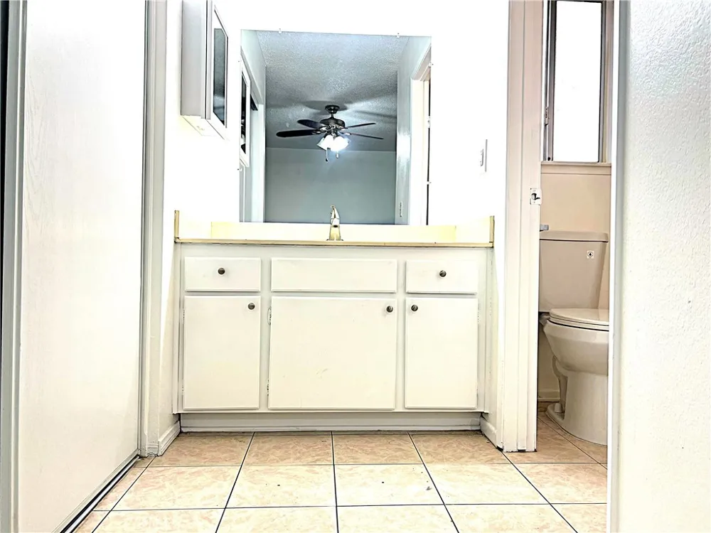 15328 E Avenue Q1 Lake Los Angeles, CA 93591