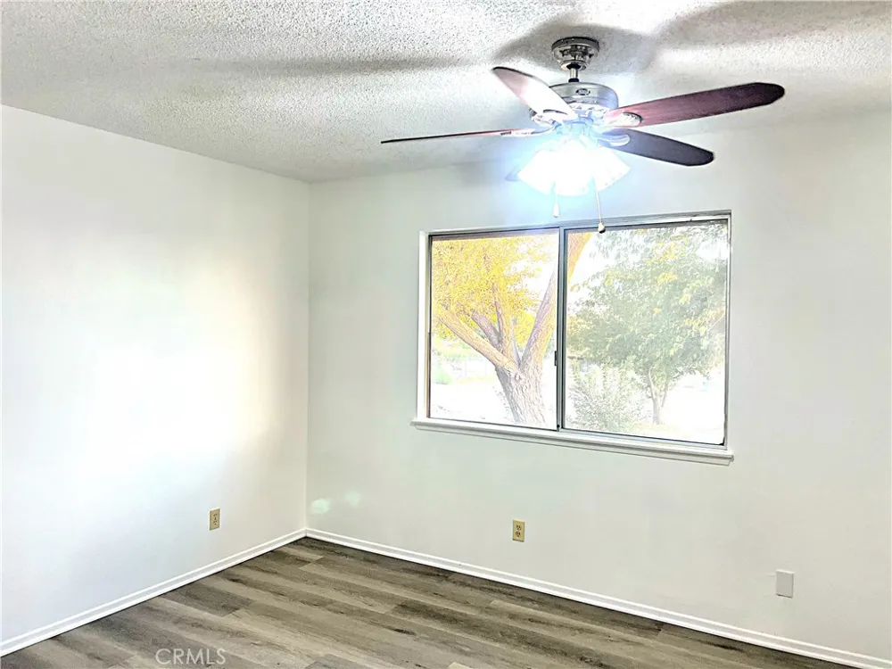 15328 E Avenue Q1 Lake Los Angeles, CA 93591
