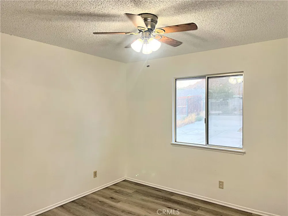 15328 E Avenue Q1 Lake Los Angeles, CA 93591
