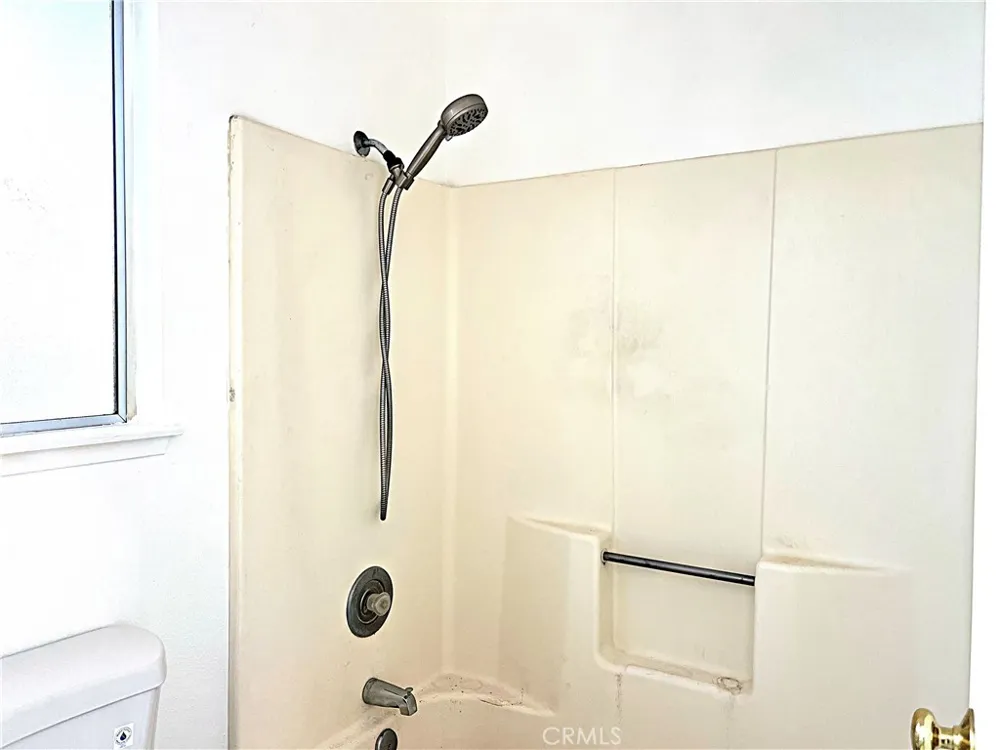 15328 E Avenue Q1 Lake Los Angeles, CA 93591