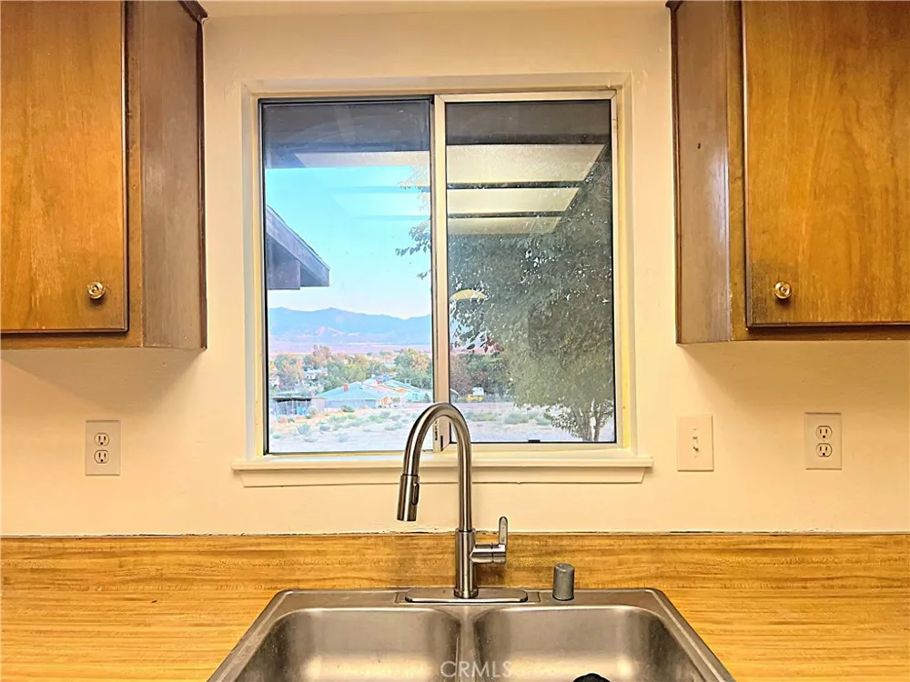 15328 E Avenue Q1 Lake Los Angeles, CA 93591