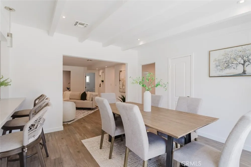 8547 Louise Avenue Sherwood Forest, CA 91325