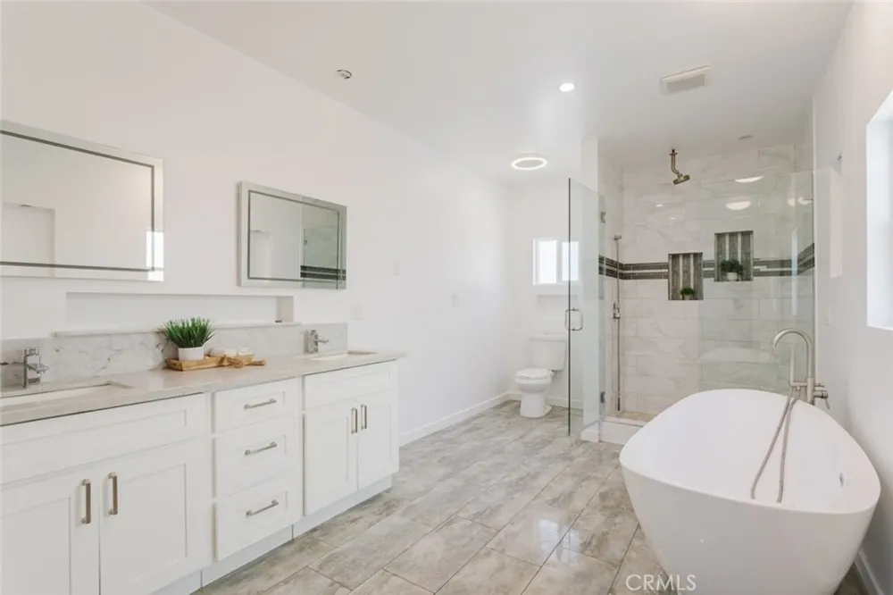 8547 Louise Avenue Sherwood Forest, CA 91325