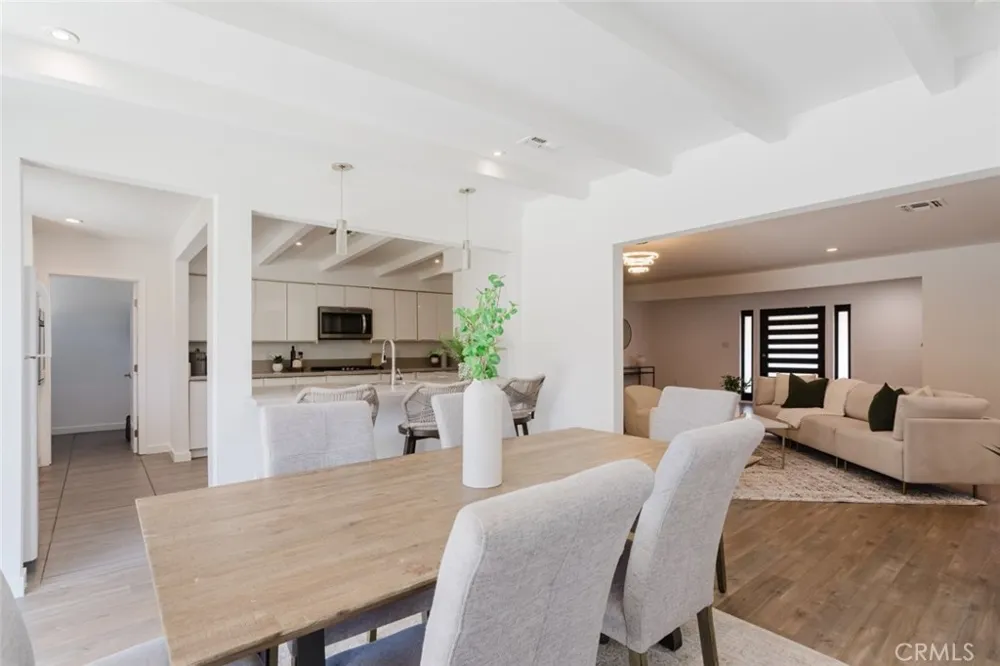 8547 Louise Avenue Sherwood Forest, CA 91325