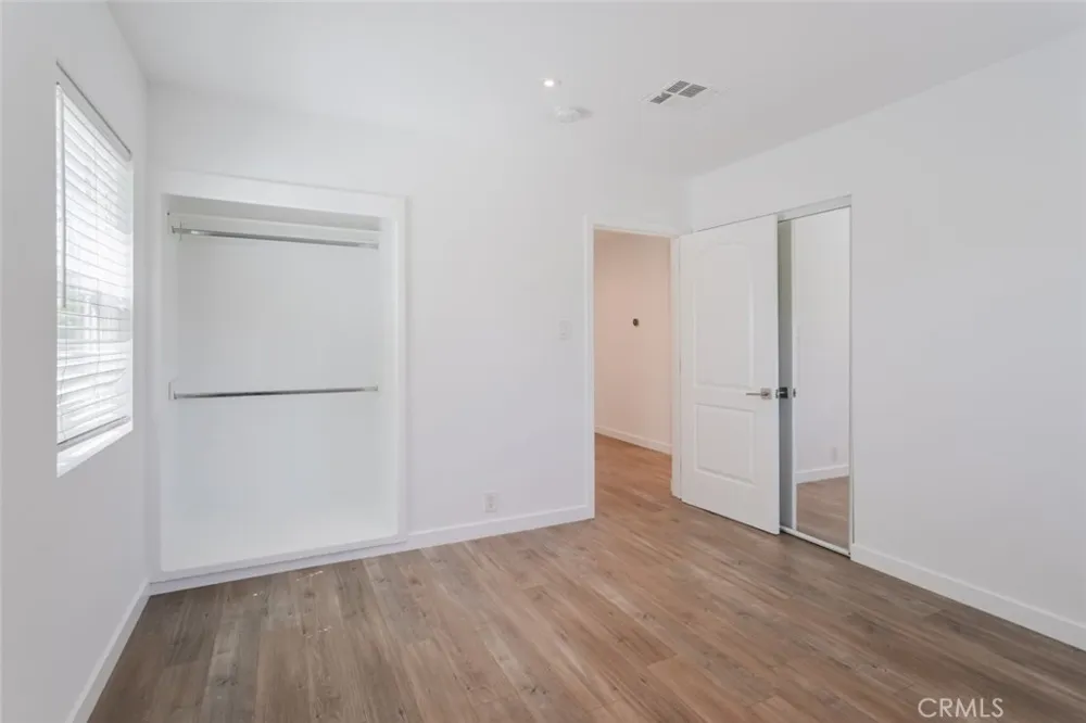8547 Louise Avenue Sherwood Forest, CA 91325