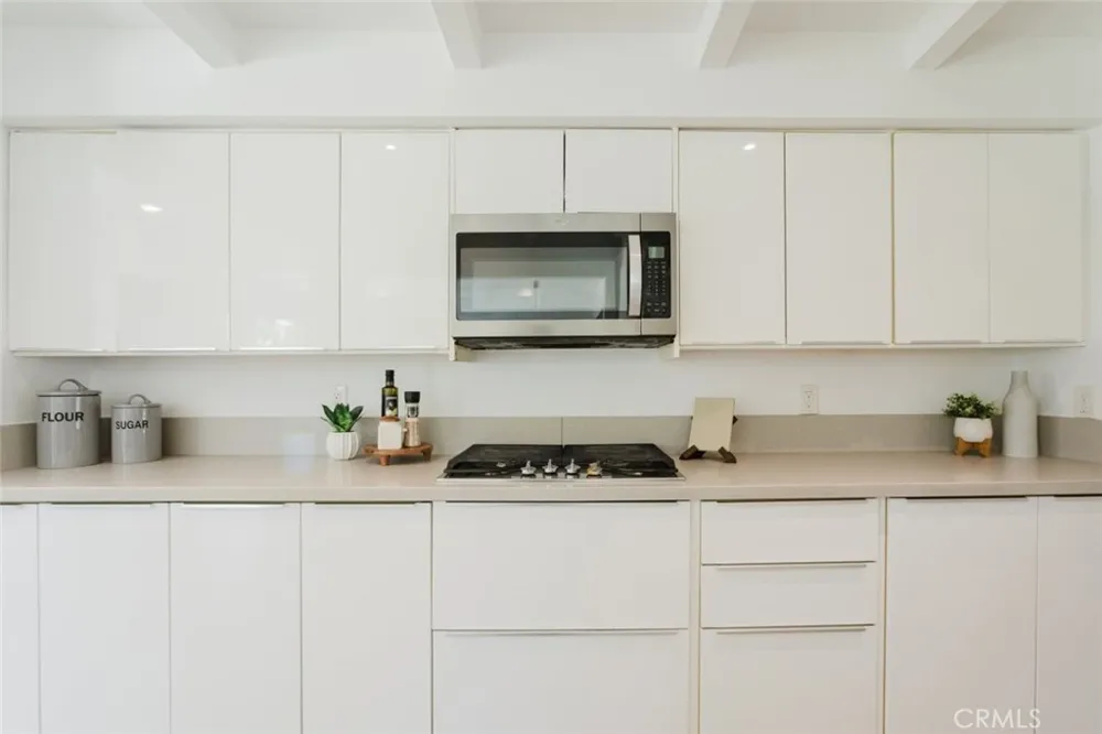 8547 Louise Avenue Sherwood Forest, CA 91325