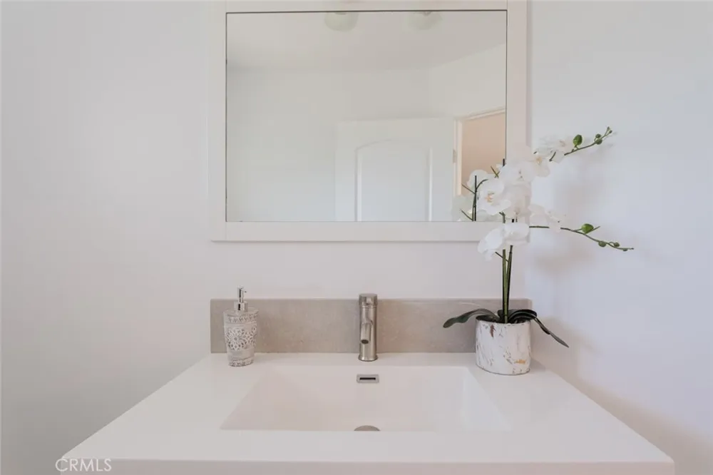 8547 Louise Avenue Sherwood Forest, CA 91325