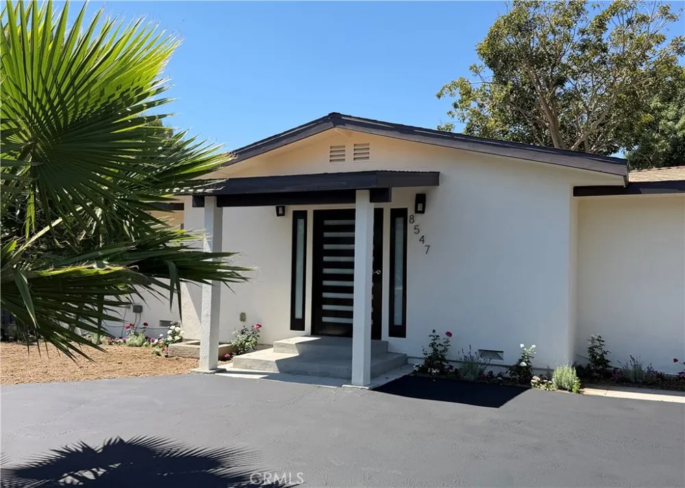 8547 Louise Avenue Sherwood Forest, CA 91325