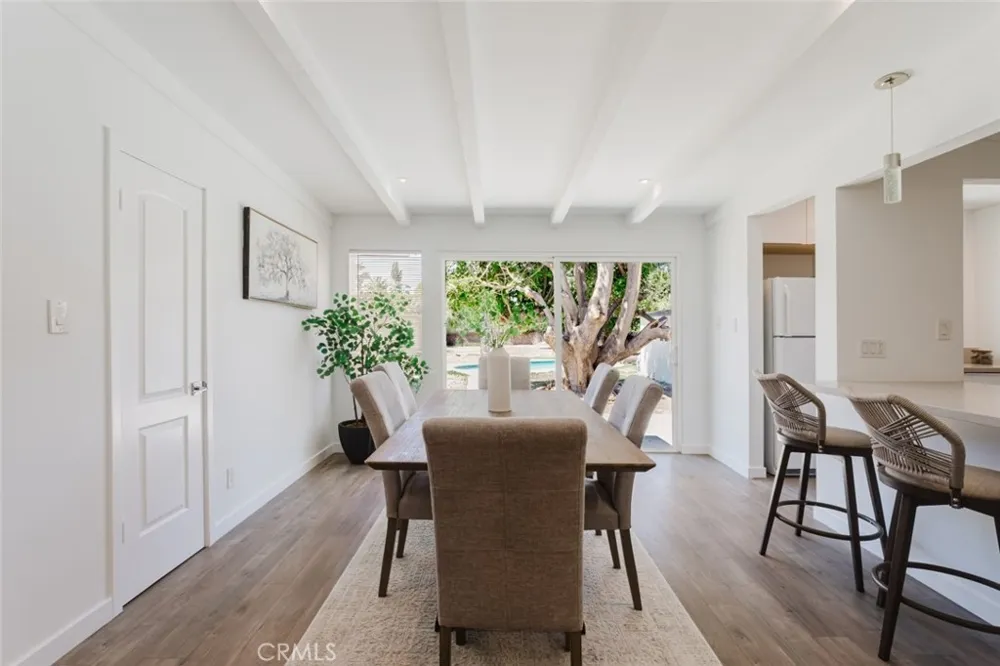 8547 Louise Avenue Sherwood Forest, CA 91325
