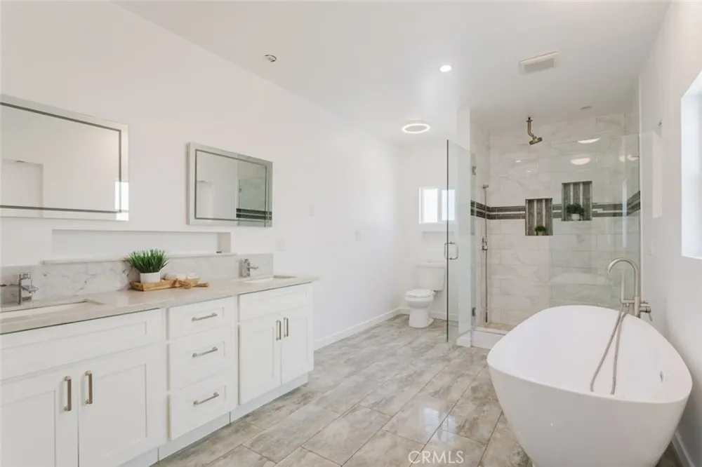 8547 Louise Avenue Sherwood Forest, CA 91325