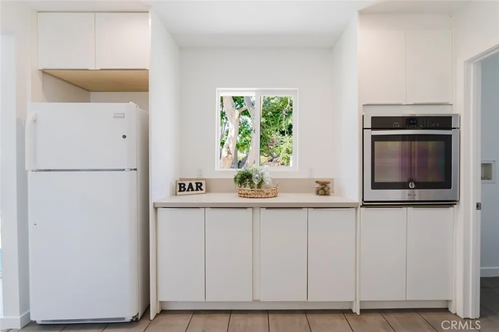 8547 Louise Avenue Sherwood Forest, CA 91325