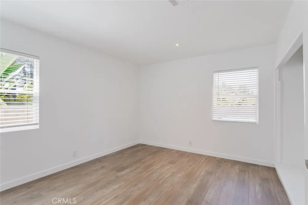 8547 Louise Avenue Sherwood Forest, CA 91325