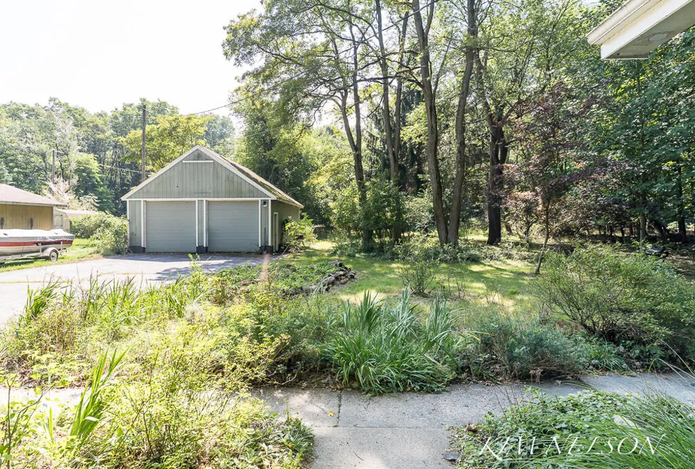 6101 South Shore Drive Whitehall, MI 49461