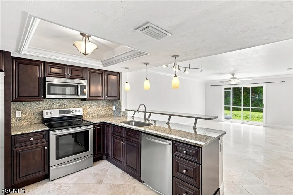 Cypress Way E #4 Naples, FL 34110
