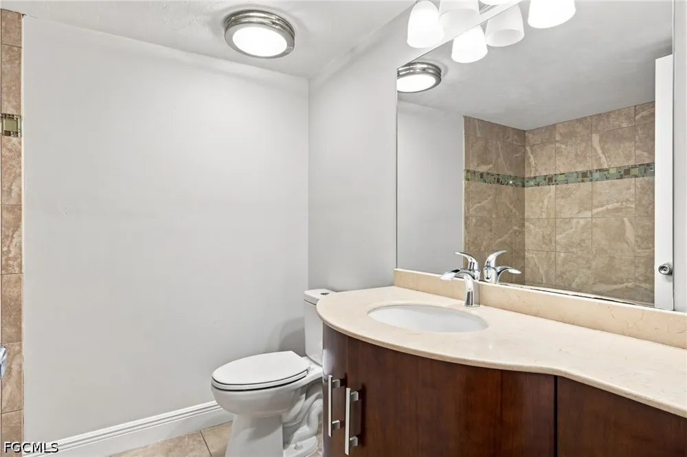 Cypress Way E #4 Naples, FL 34110