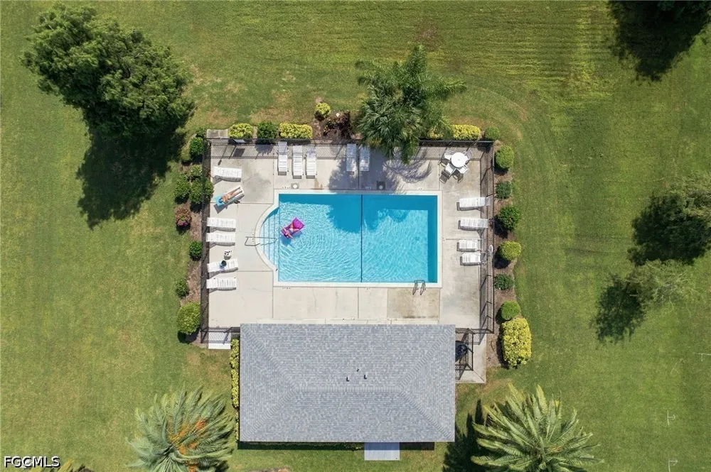 Cypress Way E #4 Naples, FL 34110