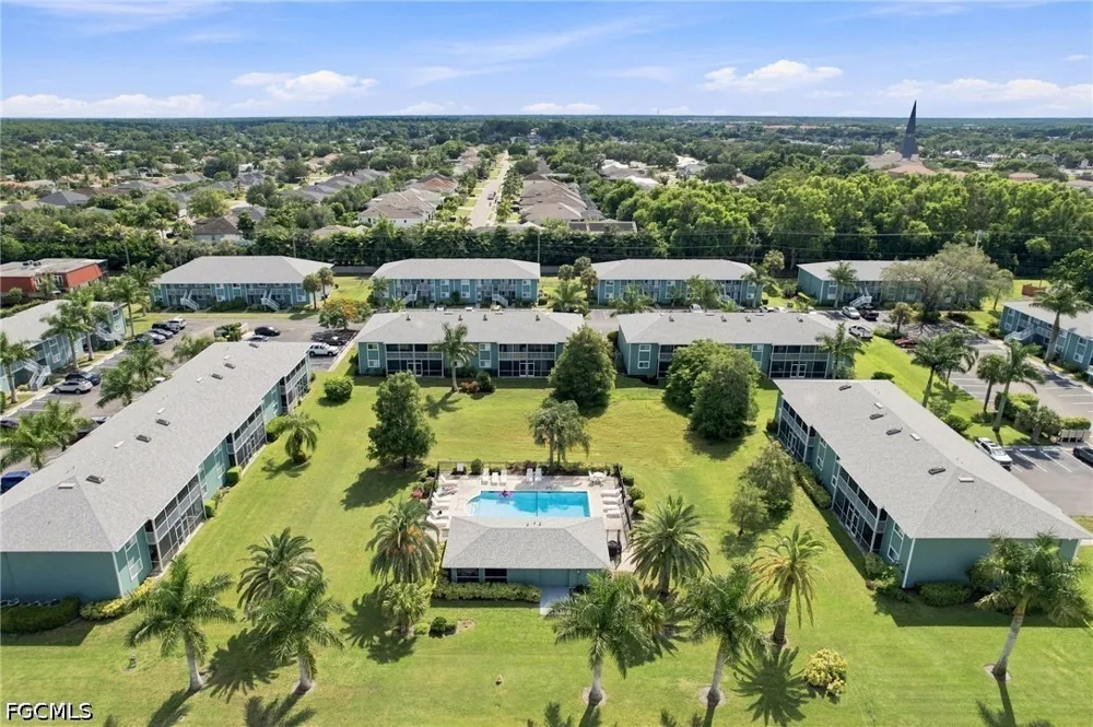 Cypress Way E #4 Naples, FL 34110