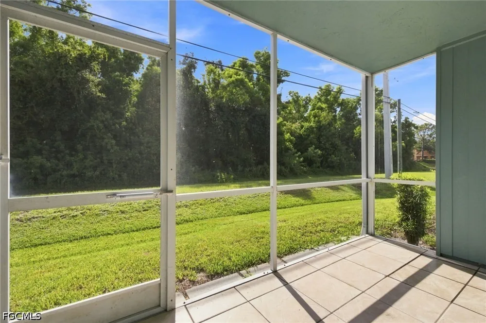 Cypress Way E #4 Naples, FL 34110