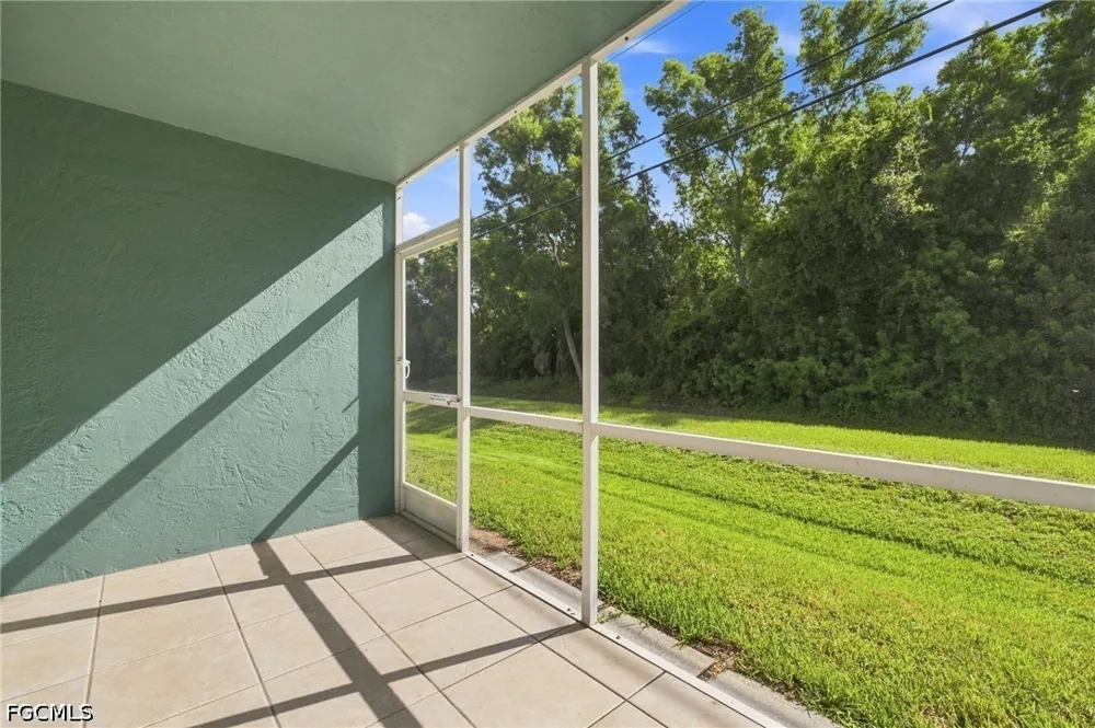 Cypress Way E #4 Naples, FL 34110