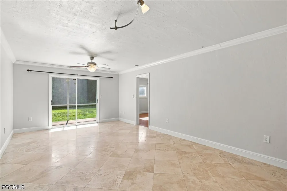 Cypress Way E #4 Naples, FL 34110