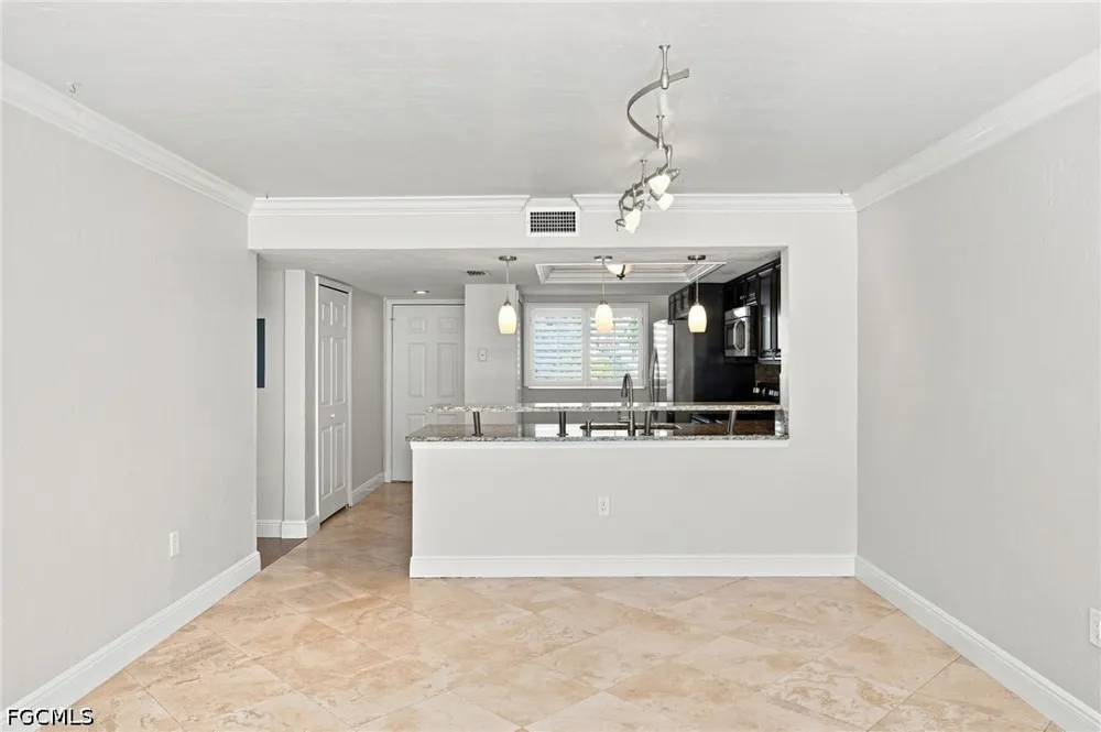 Cypress Way E #4 Naples, FL 34110