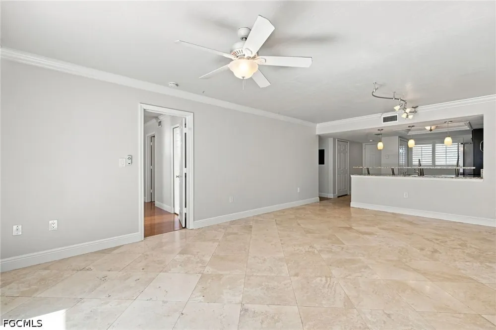 Cypress Way E #4 Naples, FL 34110