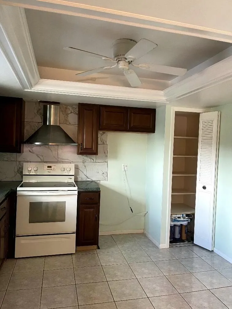 15 A MIRACLE AVENUE 
