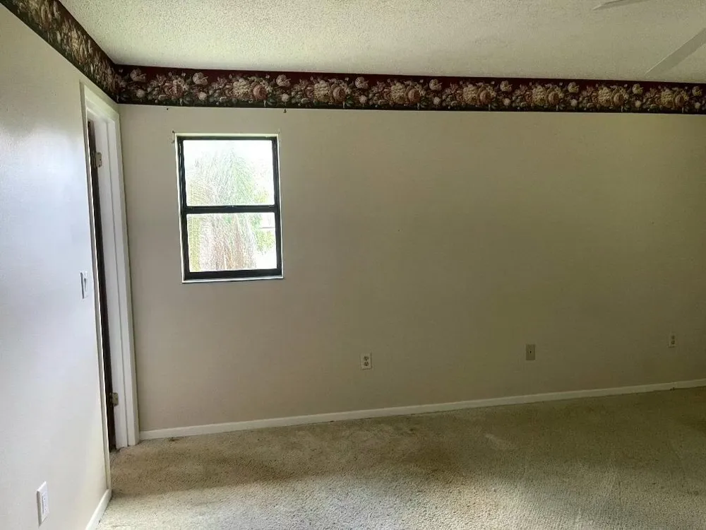 15 A MIRACLE AVENUE 