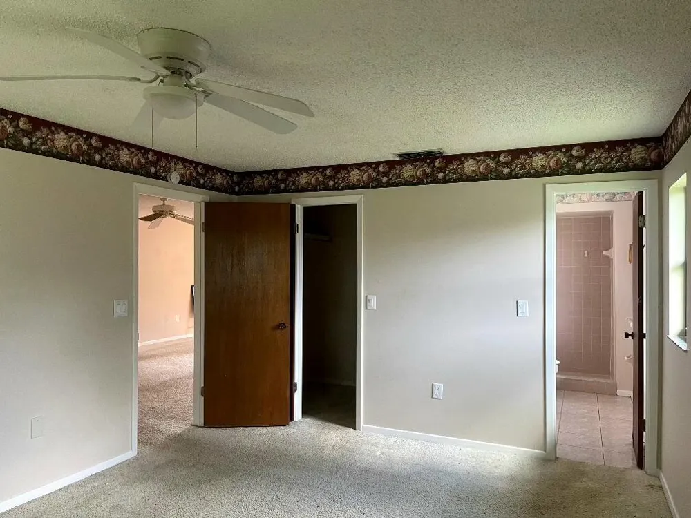 15 A MIRACLE AVENUE 