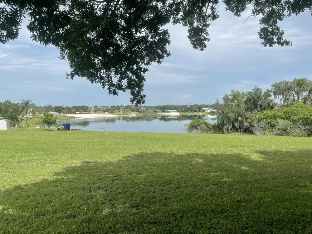 15 A MIRACLE AVENUE 