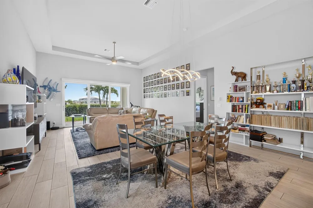 9945 Regency Way Palm Beach Gardens, FL 33412
