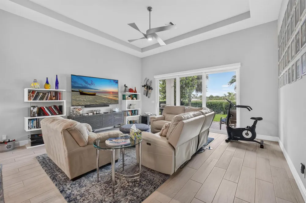 9945 Regency Way Palm Beach Gardens, FL 33412