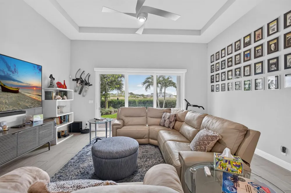 9945 Regency Way Palm Beach Gardens, FL 33412